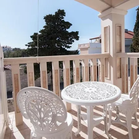 Mijajov Dvor- One-bedroom With Shared Balcony 2 Sumartin